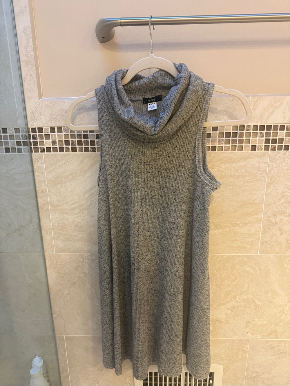 BDG gray cowl neck sweater dress in XS  petite #cowlneck #sweaterdress